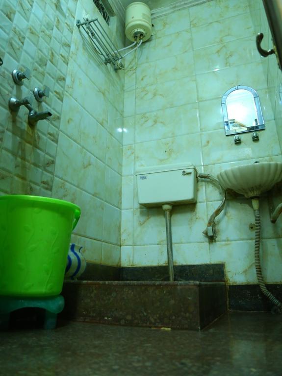 Hotel Ayesha Palace デリー エクステリア 写真